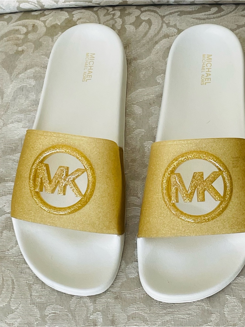 NWOT Michael Kors White & Gold Glitter MK Slide Sandals for Kids
